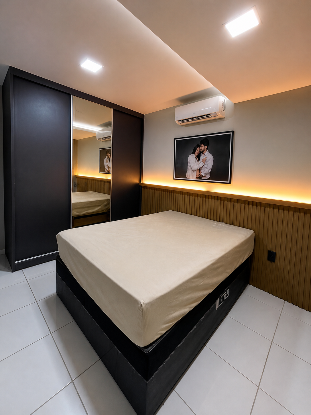Quarto planejado com armários sob medida